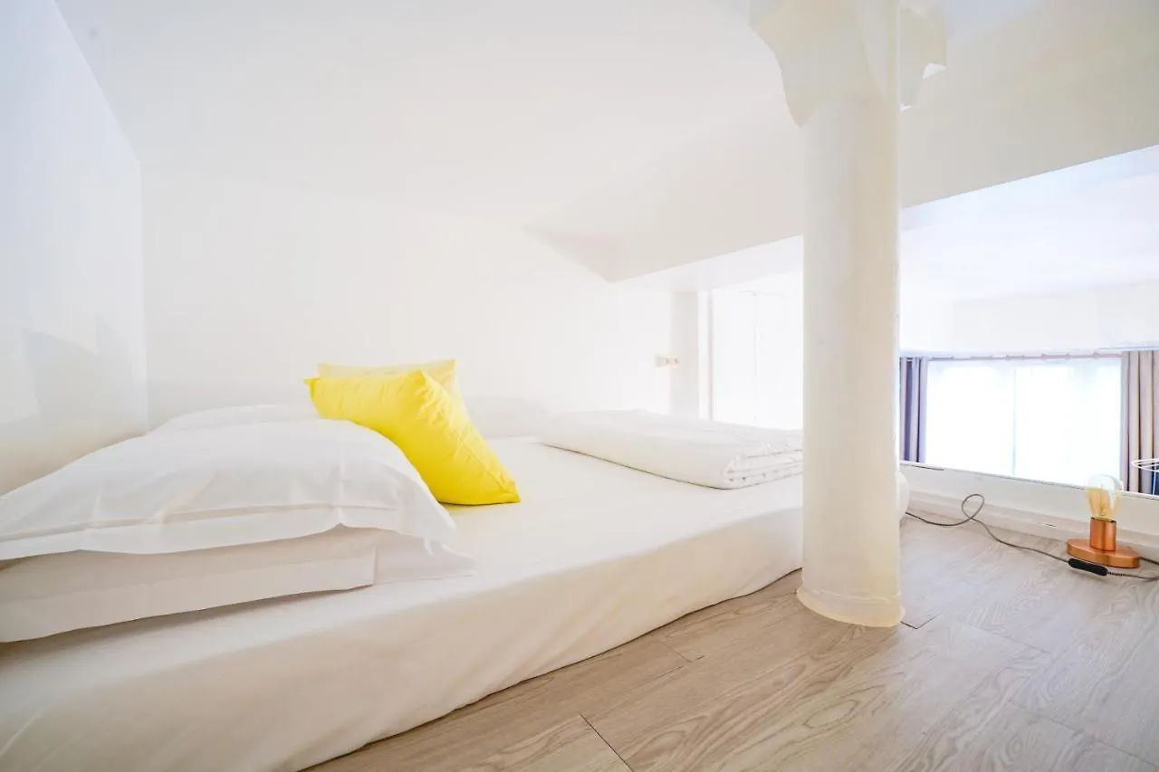 Apartman Happy - Bastille Garden Loft